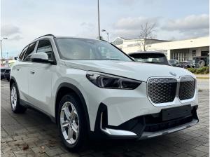 BMW iX1 xDrive30 18-Zoll/AHK/LKH/DrivingAssistant