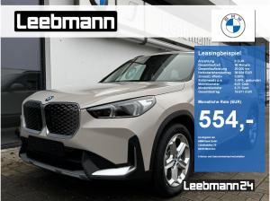 BMW iX1 eDrive20 Panorama/AHK/18-Zoll/PremiumPaket