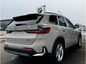 BMW iX1 eDrive20 Panorama/AHK/18-Zoll/PremiumPaket