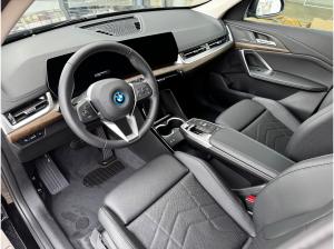 BMW iX1 eDrive20 xLine 19-Zoll/AHK/AktivSitz/LKH/RFK