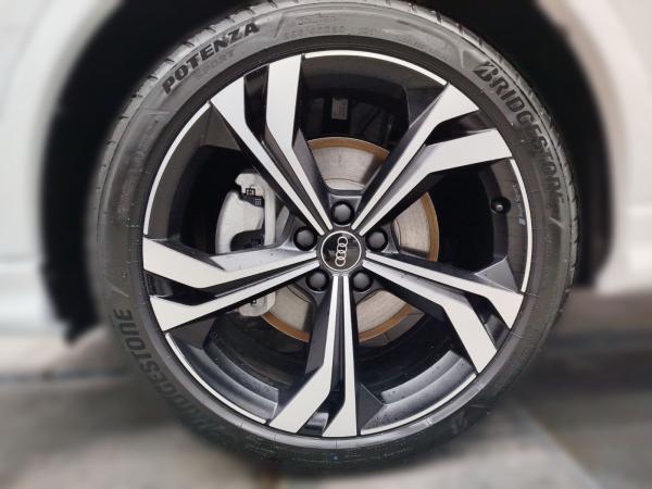 Audi Q3 40 TDI quattro S tronic S line Matrix-LED Navi PDC DAB VC