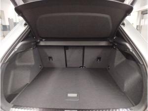 Audi Q3 40 TDI quattro S tronic S line Matrix-LED Navi PDC DAB VC