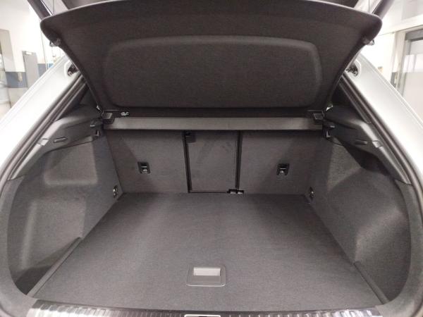 Audi Q3 40 TDI quattro S tronic S line Matrix-LED Navi PDC DAB VC