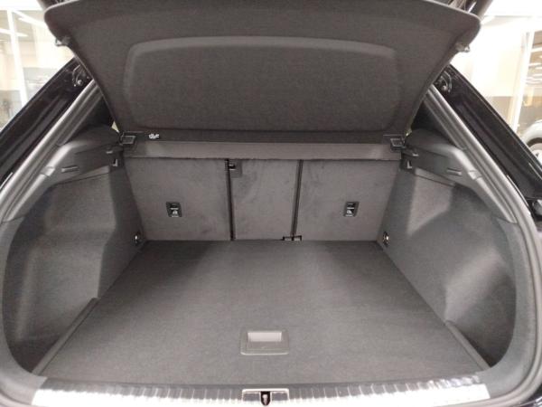 Audi Q3 35 TFSI S tronic S line Matrix-LED Navi VC DAB PDC