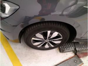 Volkswagen Touran 1.5 TSI Goal DSG *7-Sitzer*StHz*R-Kam*