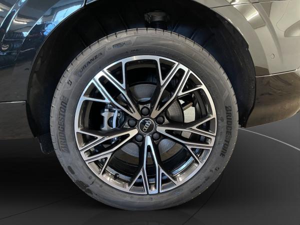 Audi Q3 e-hybrid S tronic LED LM 19" Navi PDC+RFK