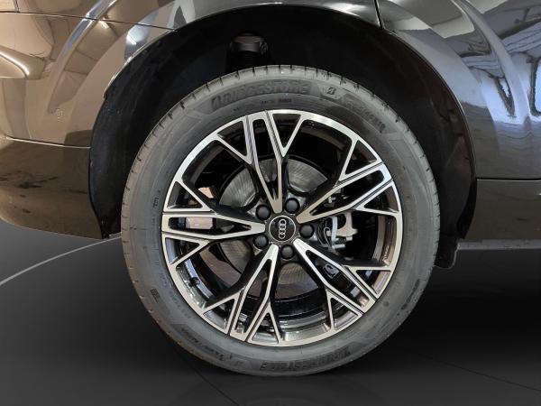 Audi Q3 e-hybrid S tronic LED LM 19" Navi PDC+RFK