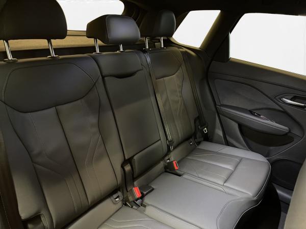 Audi Q3 e-hybrid S tronic LED LM 19" Navi PDC+RFK