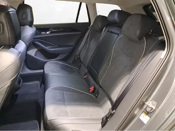 Volkswagen Passat Business 1,5 eTSI DSG | IQ.