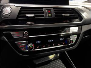 BMW X3 xDrive 30e Advantage LED+4xSHZ+KAM+WinterP