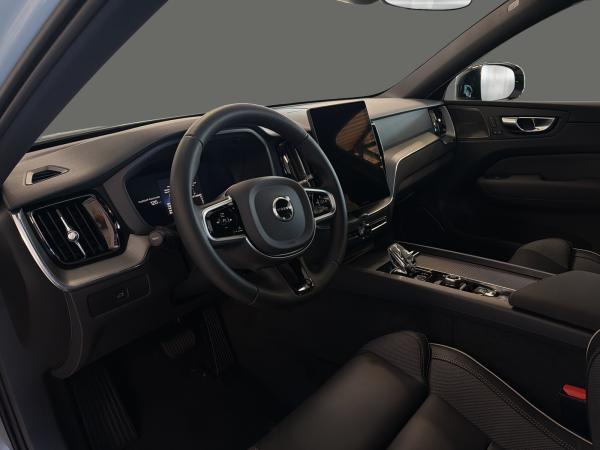 Volvo XC60 B5 AWD Plus Black Edition