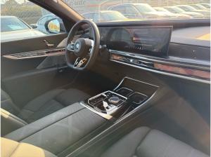 BMW i7 xDrive60 M Sport //AHK ExecutiveLoungeSeating TheaterScreen