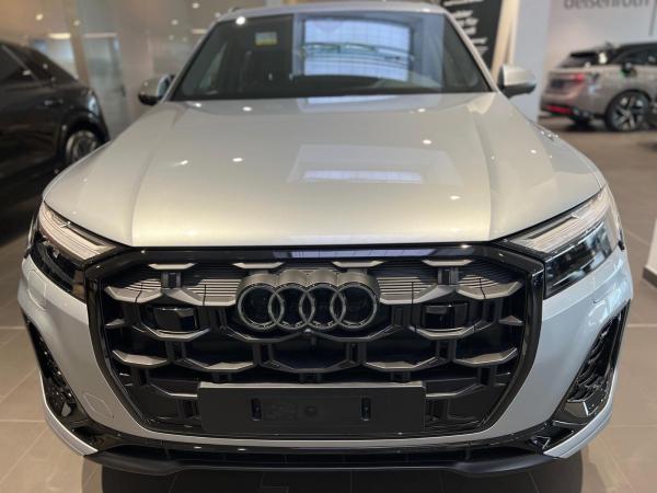 Audi Q7 TDI quattro ⇒ AHK   ⇒ S-Line-Business ⇒ Allradlenkung