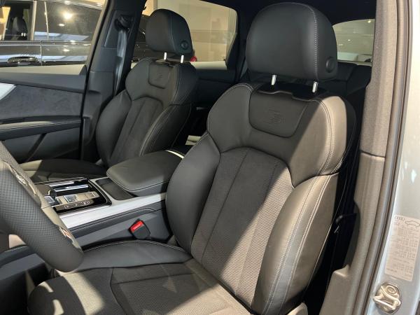 Audi Q7 TDI quattro ⇒ AHK   ⇒ S-Line-Business ⇒ Allradlenkung