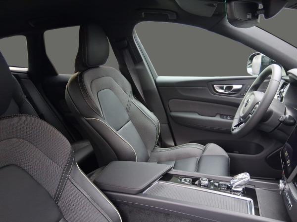 Volvo XC60 T8 Plus Black Edition Recharge Plug-In Hybrid AWD