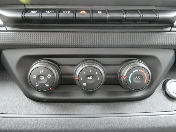 Renault Trafic Combi Ph2 Authentic Blue dCi110 MY25