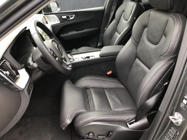 Volvo XC60 T8 AWD Ultra Dark Plug-In (EURO 6e) Klima Volvo XC60 T8 AWD Ultra Dark Plug-In (EURO 6e) Klima