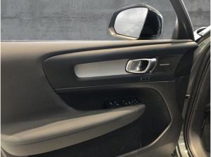 Volvo XC40 B3 2WD Plus Dark (EURO 6e) Klima Leder