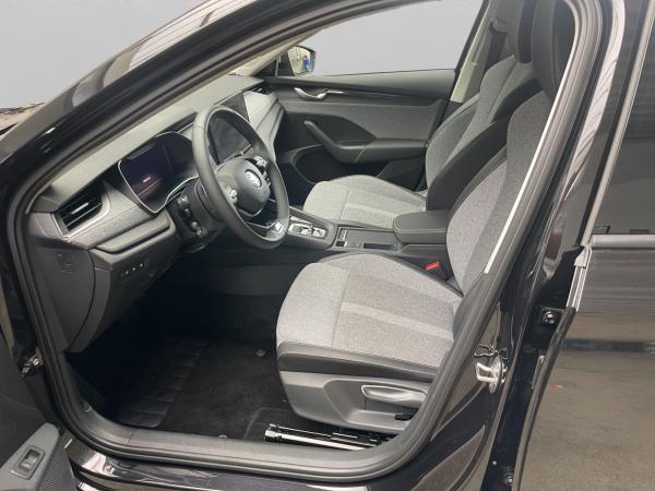 Skoda Octavia Combi 2.0TDI Selection STHG AHK MATRIX