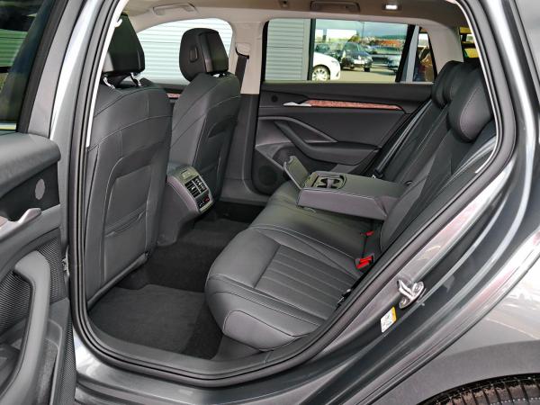 Skoda Superb Combi "L&K" 2.0TDI 193PS 4x4 DSG *SOFORT VERFÜGBAR*