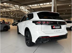 Volkswagen Tiguan R-Line Hybrid DSG AHK MASSAGE R-KAMERA