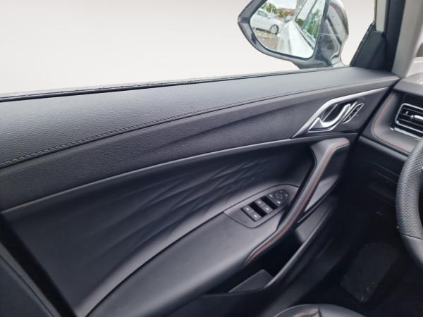 MG HS 1.5 PHEV Luxury *Nur Gewerbe SpurH ACC el.Heck LED