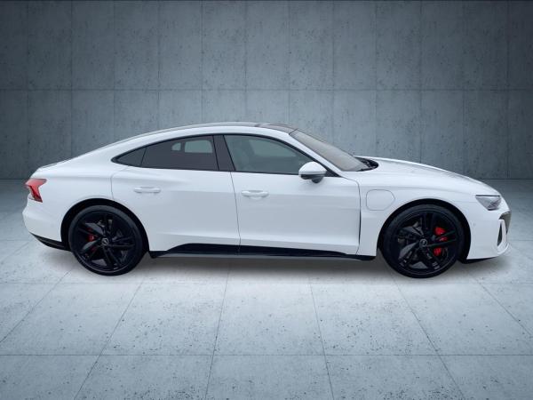 Audi e-tron GT Squattro HUD PANO 21 Laser 360 ACC