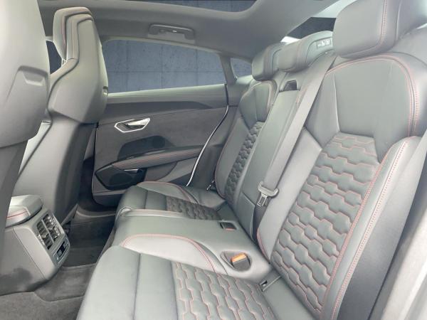 Audi e-tron GT Squattro HUD PANO 21 Laser 360 ACC