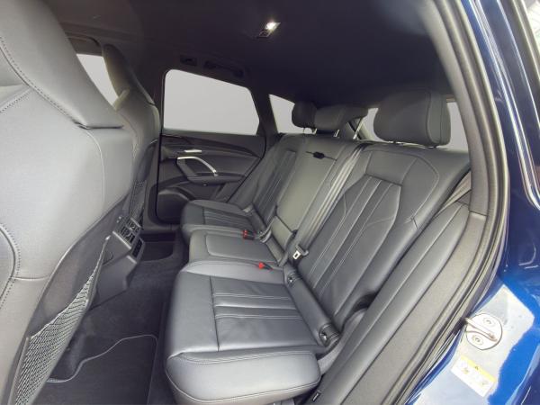 Audi Q5 TFSI S line Matrix Navi 360° AHK 21"