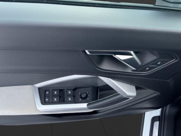 Audi Q3 35 TFSI+ OPTIKPAKET+LED+NAVI+AHK