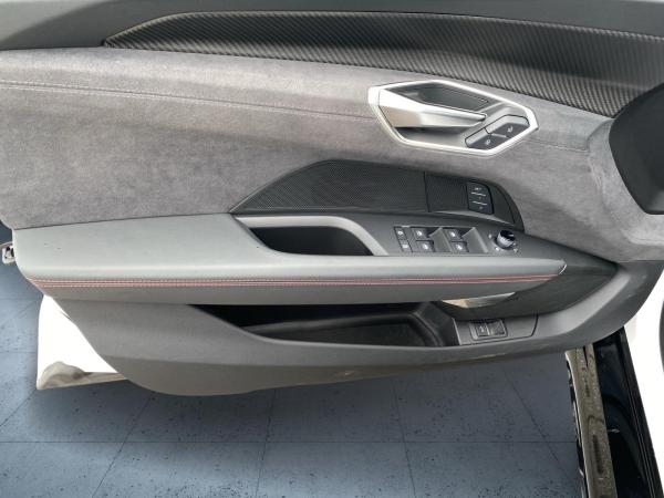 Audi e-tron GT Squattro HUD PANO 21 Laser 360 ACC