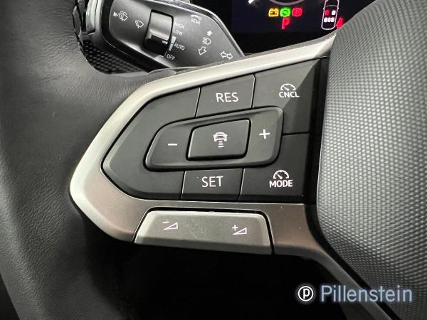 Volkswagen Passat TDI DSG Business AHK+NAVI+HUD+DCC+AREA+17