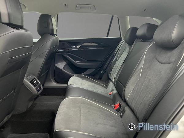 Volkswagen Passat TDI DSG Business AHK+NAVI+HUD+DCC+AREA+17