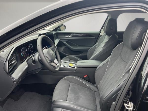 Volkswagen Passat 2.0TDI DSG Business AHK+WR+HUD+IQ.LIGHT+