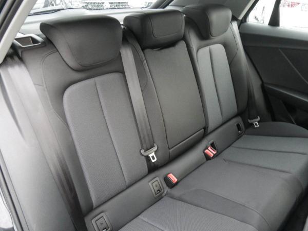 Audi Q2 35 TFSI advanced Matrix AHK Sound Interface