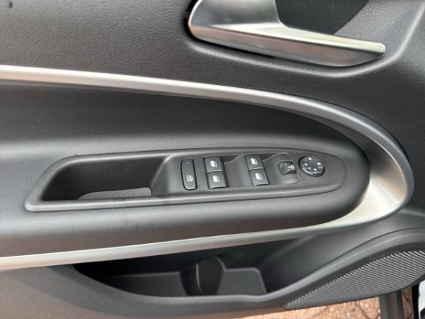 Jeep Avenger Summit 1.2MHEV-OSTER-DEAL-Infotainment-Paket-