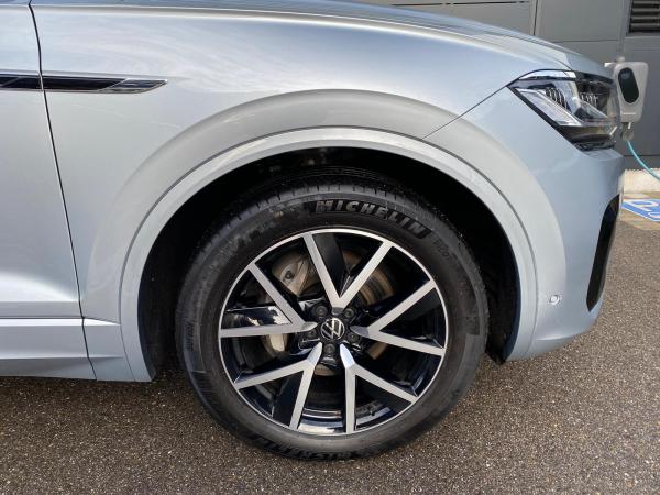 Volkswagen Touareg 3.0 TDI DSG 4MOTION R-LINE AHK Luft Standheizung