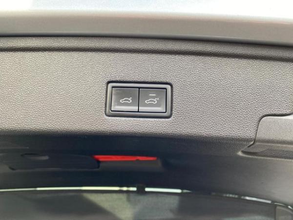 Volkswagen Touareg 3.0 TDI DSG 4MOTION R-LINE AHK Luft Standheizung