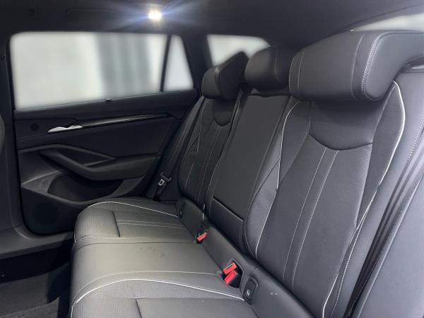 Skoda Superb Combi Sportline 1,5 TSI iV DSG PANO AHK *SOFORT VERFÜGBAR*