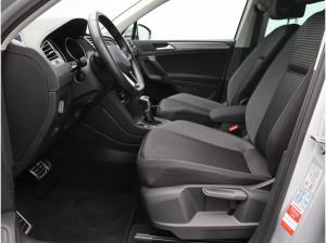 Volkswagen Tiguan Active 1.5 TSI DSG / Navi, App, LED, RFK