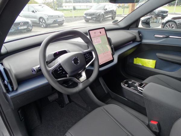 Volvo EX30 Single Motor Extended Range Plus