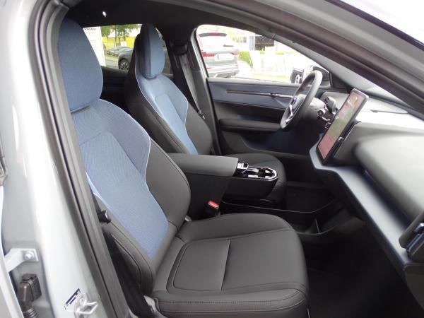 Volvo EX30 Single Motor Extended Range Plus