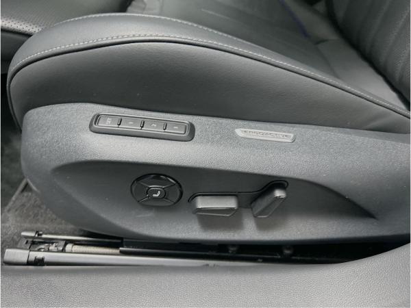 Volkswagen Passat Variant 2.0 TDI DSG R-line CarPlay Black Volkswagen Passat Variant 2.0 TDI DSG R-line CarPlay Black