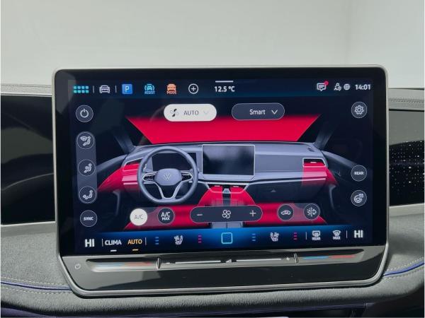 Volkswagen Passat Variant 2.0 TDI DSG R-line CarPlay Black Volkswagen Passat Variant 2.0 TDI DSG R-line CarPlay Black