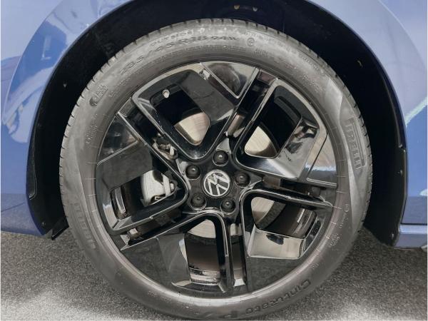 Volkswagen Passat Variant 2.0 TDI DSG R-line CarPlay Black Volkswagen Passat Variant 2.0 TDI DSG R-line CarPlay Black