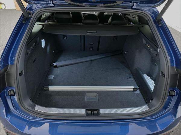 Volkswagen Passat Variant 2.0 TDI DSG R-line CarPlay Black Volkswagen Passat Variant 2.0 TDI DSG R-line CarPlay Black