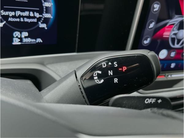 Volkswagen Passat Variant 2.0 TDI DSG R-line CarPlay Black Volkswagen Passat Variant 2.0 TDI DSG R-line CarPlay Black