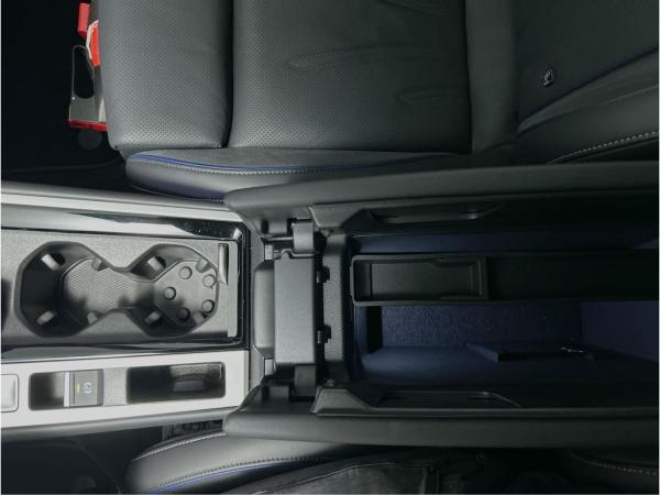 Volkswagen Passat Variant 2.0 TDI DSG R-line CarPlay Black Volkswagen Passat Variant 2.0 TDI DSG R-line CarPlay Black