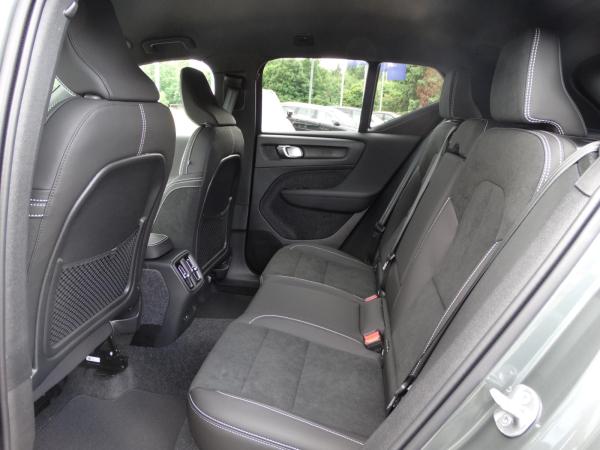 Volvo EX40 Single Motor Extended Range Plus Dark