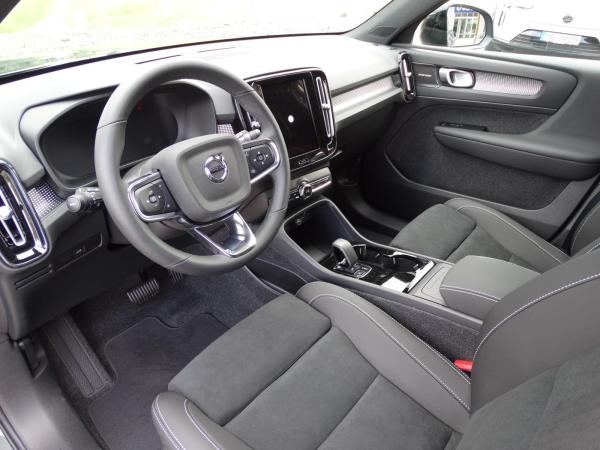 Volvo EX40 Single Motor Extended Range Plus Dark